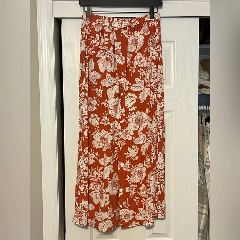 Old Navy High-Waisted Linen-Blend Maxi Skirt - Picture 3 of 11